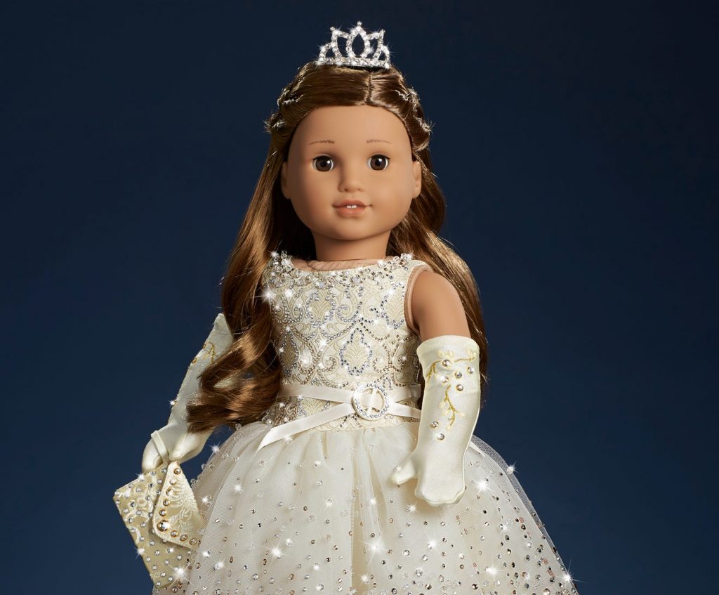 Embracing Style: Fashion Trends and Accessories for American Girl Dolls插图3